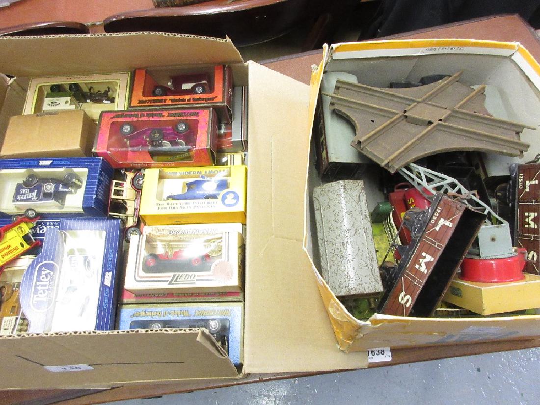 Small quantity of Hornby 00 gauge locomotives, tenders (1 of 1)