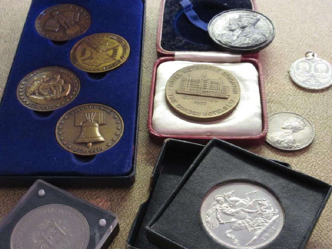 Bag containing a small quantity of various (1 of 1)