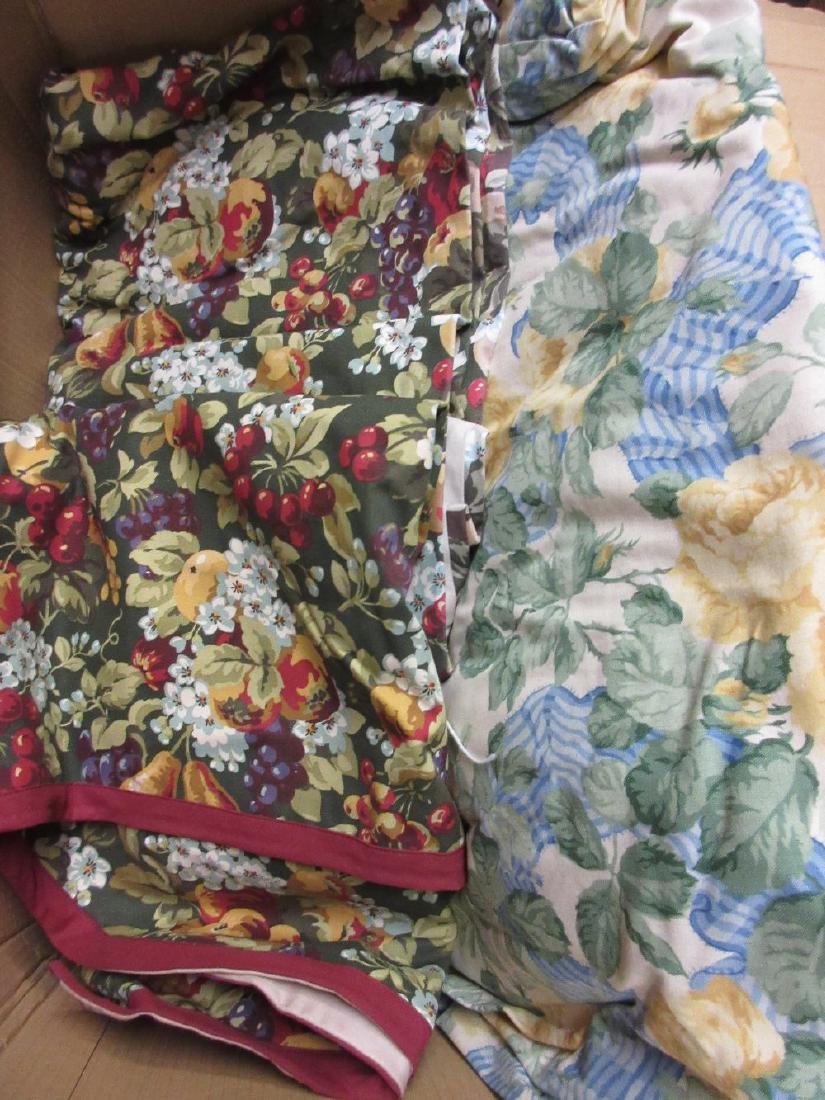 Quantity of various William Morris pattern and other (1 of 3)