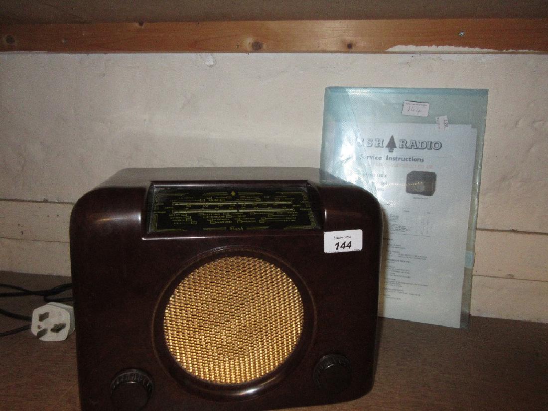 Mid 20th Century Bush brown Bakelite radio: Mid 20th Century Bush brown Bakelite radio