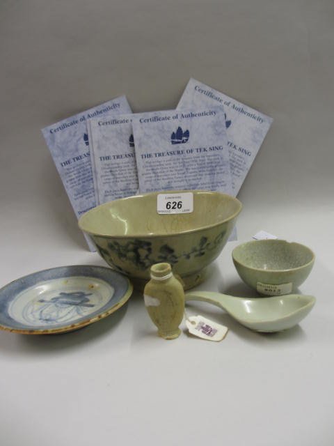 Five items of Tek Sing Cargo porcelain comprising (1 of 1)