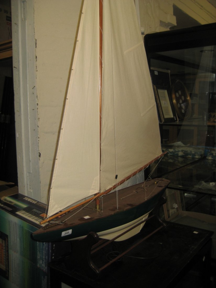 Mid 20th Century sloop rigged pond yacht, the plank (1 of 1)