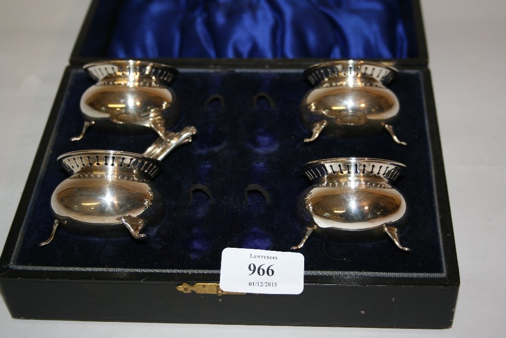 Cased set of four silver cauldron form salts with (1 of 1)