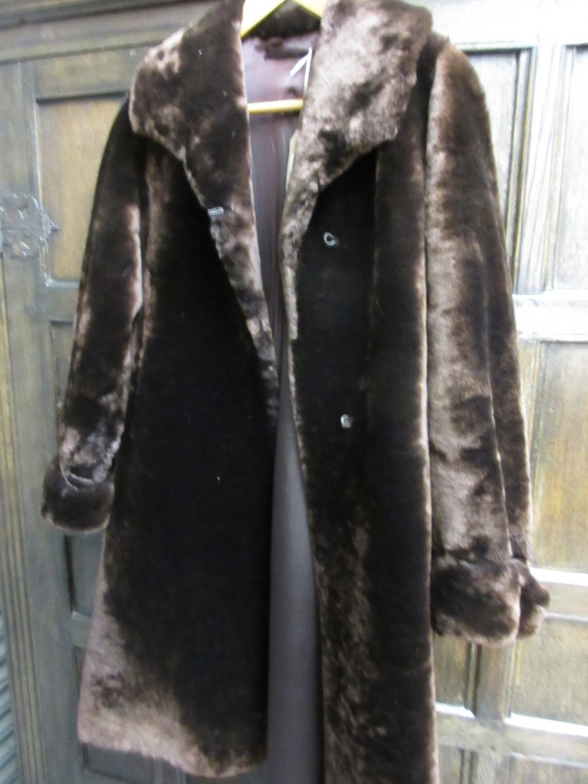 Ladies brown three quarter length fur coat (1 of 1)