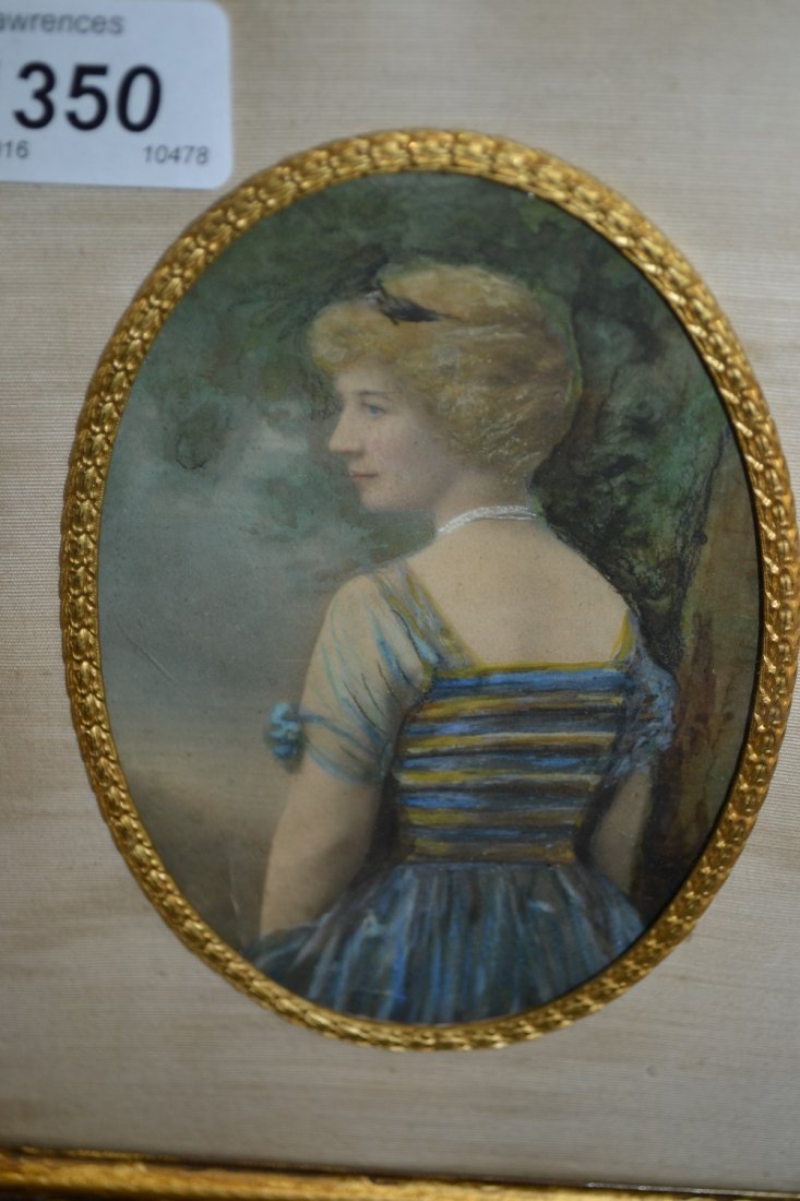 Oval mounted watercolour, miniature half length (1 of 1)