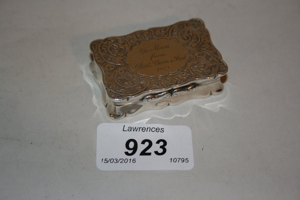 Birmingham silver rectangular shaped snuff box having (1 of 1)