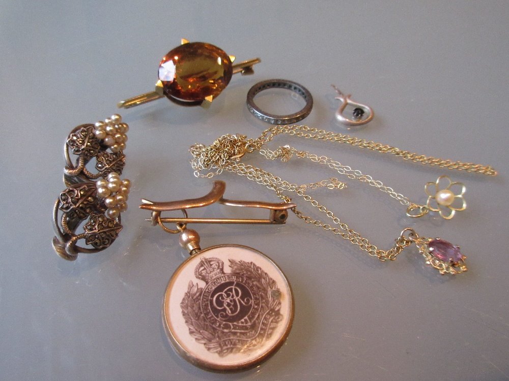 9ct Gold mounted memorial brooch, amethyst pendant on a (1 of 1)