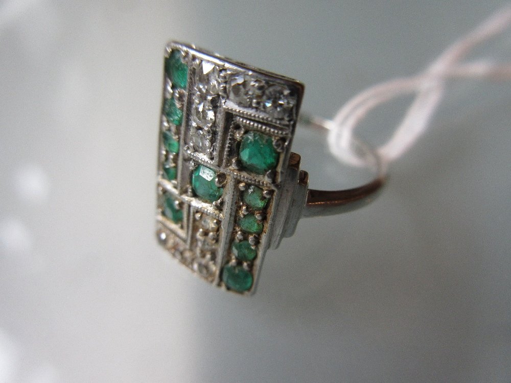 18ct Gold and platinum emerald and diamond set ring of (1 of 1)