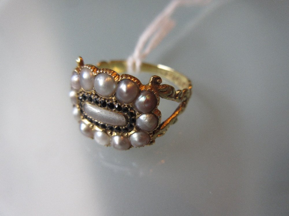Late Georgian 18ct gold pearl set memorial ring, (1 of 1)