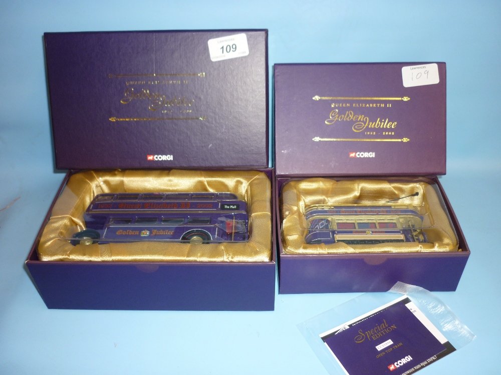 Corgi Queen Elizabeth II Golden Jubilee double decker (1 of 1)