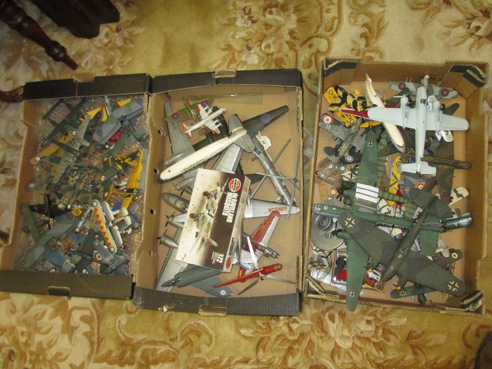 Large collection of various injection moulded aircraft (1 of 1)