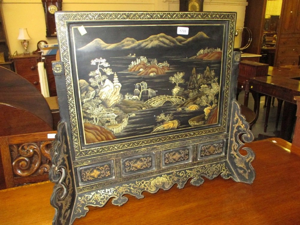 20th Century Chinese chinoiserie lacquered and ebonised: 20th Century Chinese chinoiserie lacquered and ebonised screen