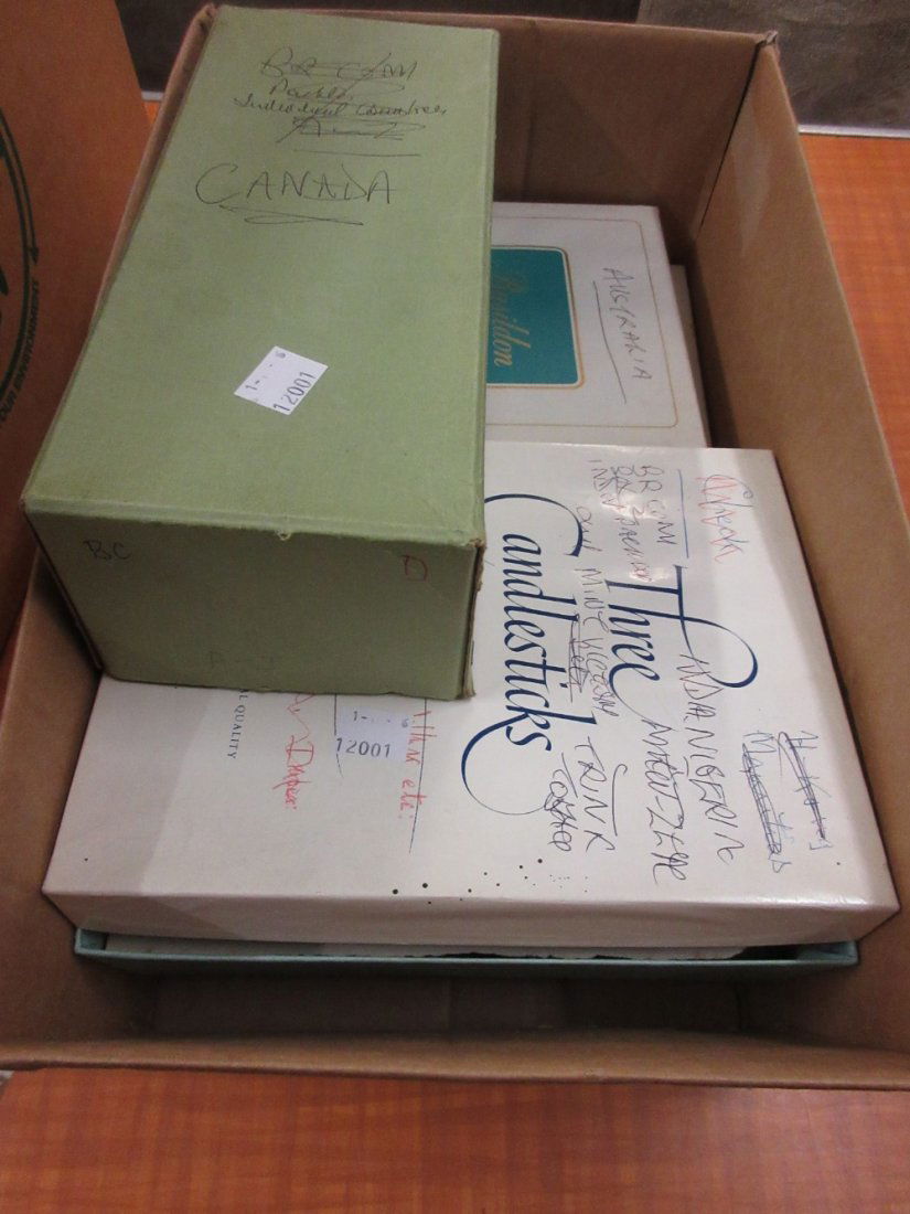 Box of various British Commonwealth stamps including (1 of 1)