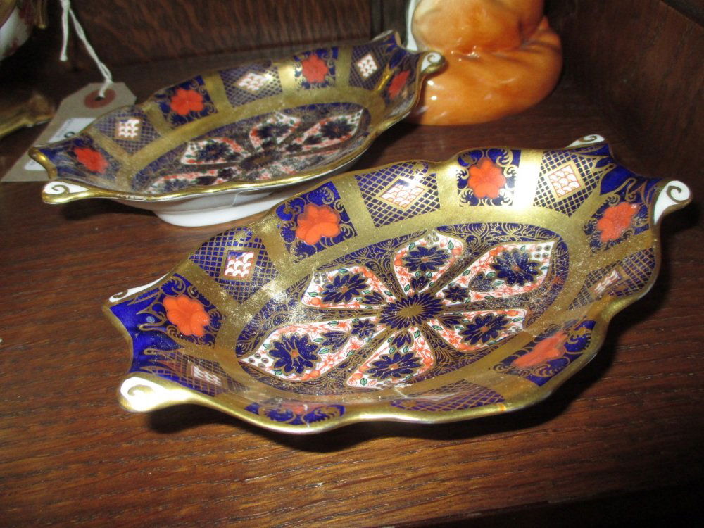 Pair of oval Royal Crown Derby Imari pattern trinket (1 of 1)