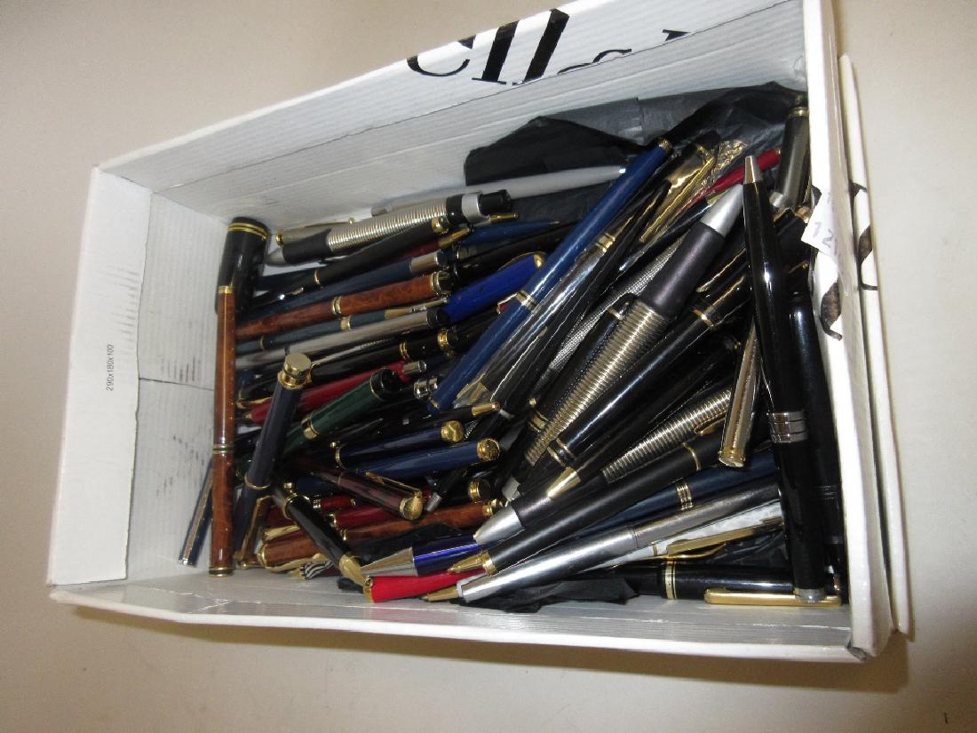 Large collection of miscellaneous ballpoint pens (1 of 1)