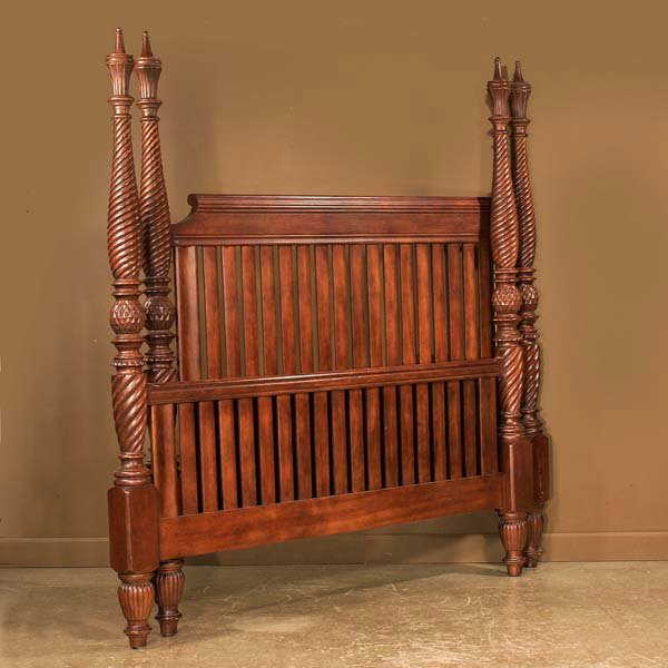529 Henredon King Size Four Poster Bed With Pineapple