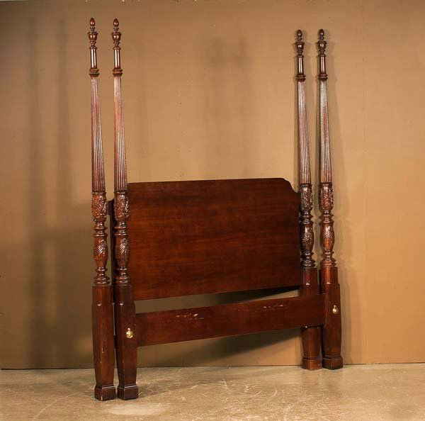 1323 Thomasville queen size mahogany four poster bed w