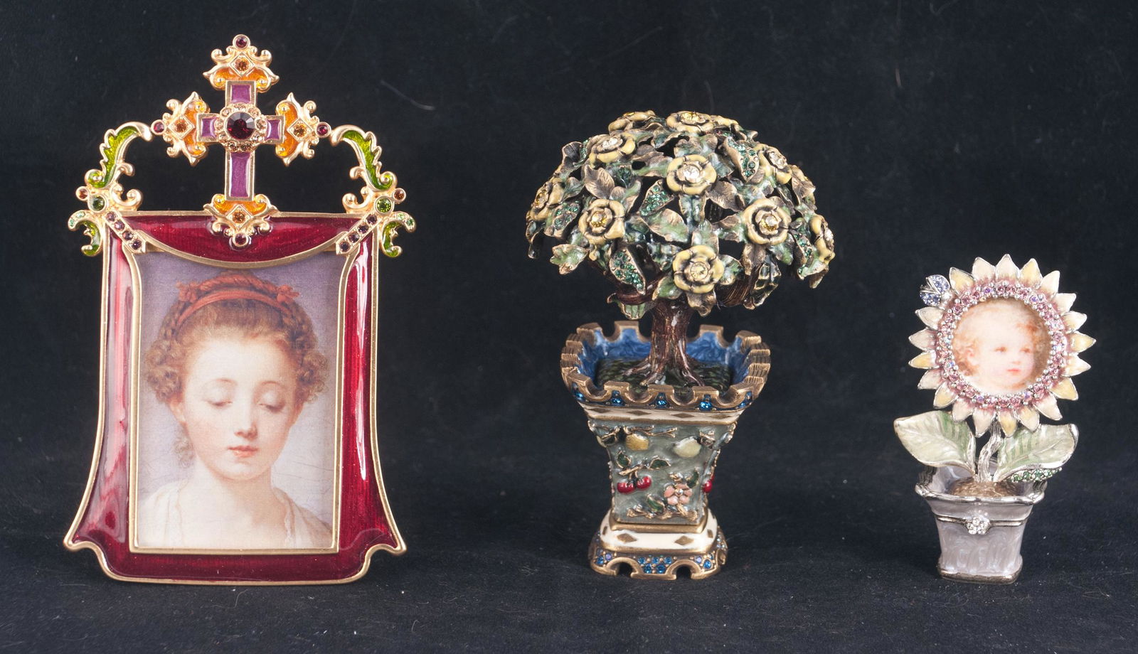 Three pieces of Jay Strongwater (1 of 5)