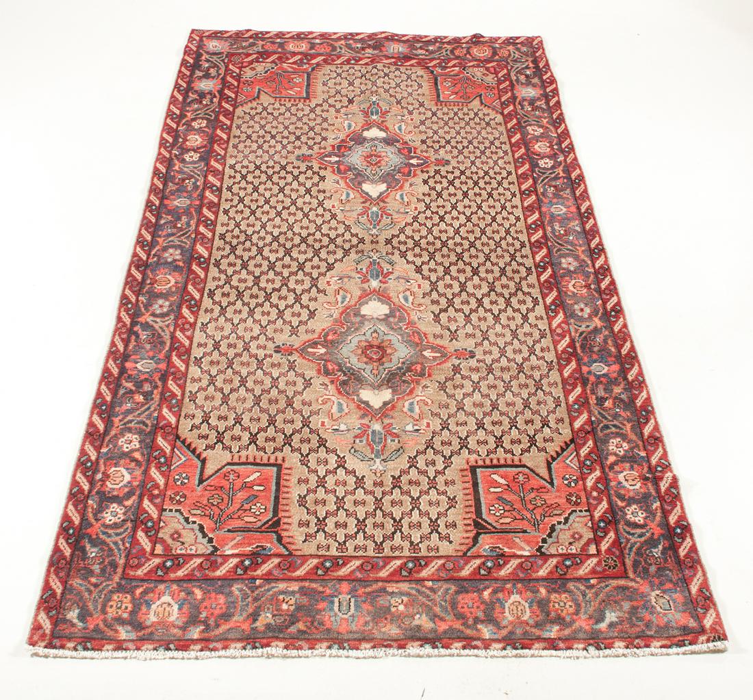 4'8" x 9'8" Hamedan rug: 4'8" x 9'8" Hamedan rug