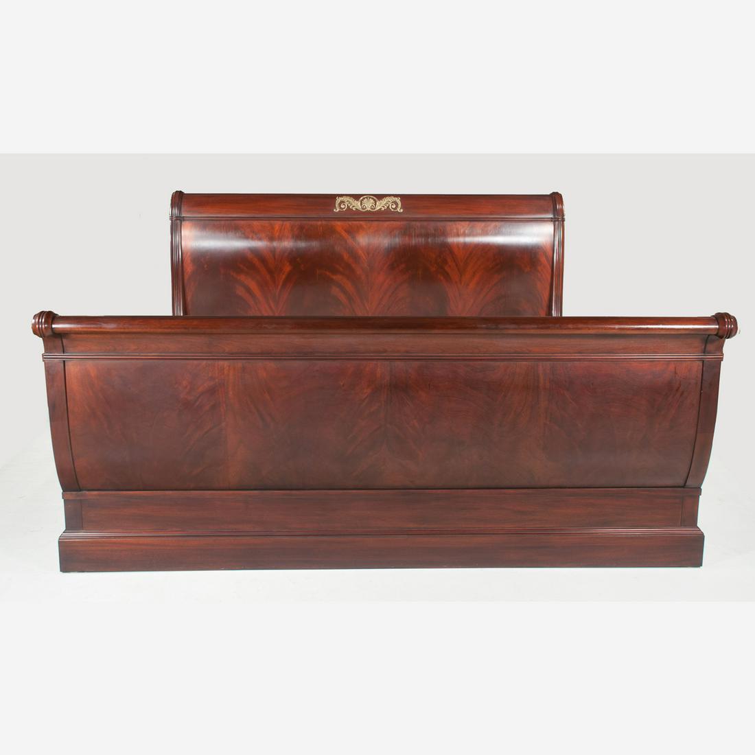 Henkel-Harris king size mahogany sleigh bed (1 of 6)