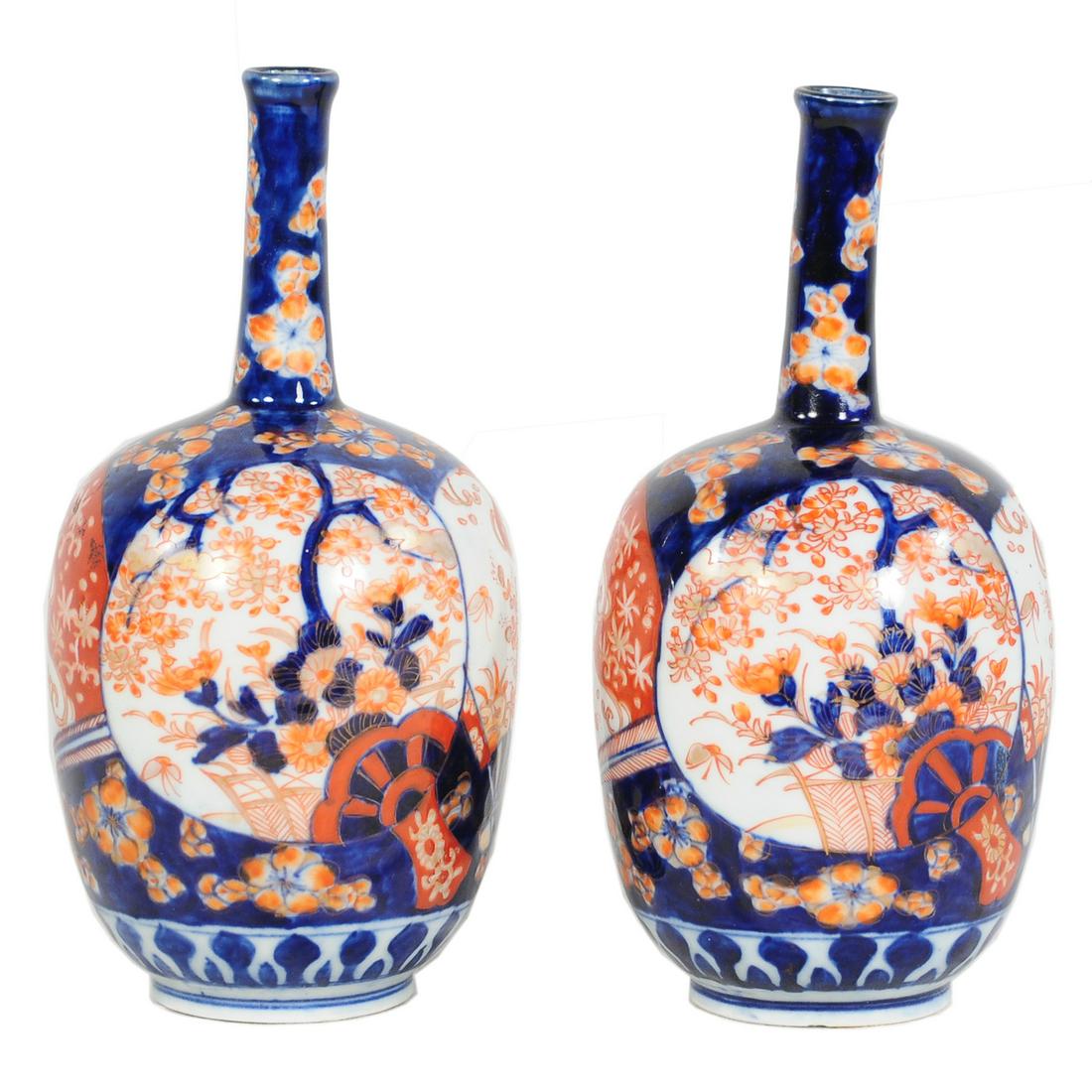 Pair of Japanese Imari gourd shaped bud vases (1 of 5)