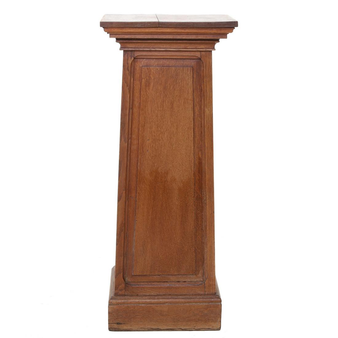 American quarter sawn oak pedestal (1 of 3)