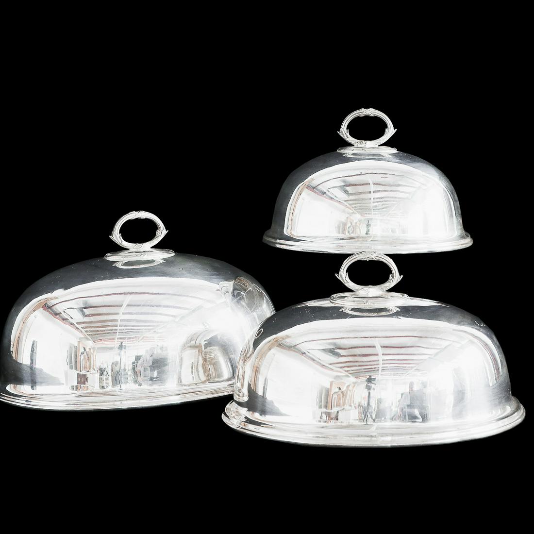 Three Antique Sheffield Silver Plated Graduated Dome Shaped Fowl or Entree Cover Set, C. 1900-1920 (1 of 15)