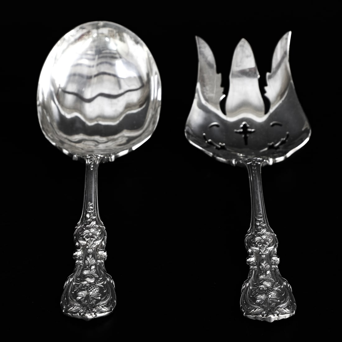 Reed and Barton Sterling Silver Serving Spoon and Fork Set in Francis I Pattern. (1 of 7)
