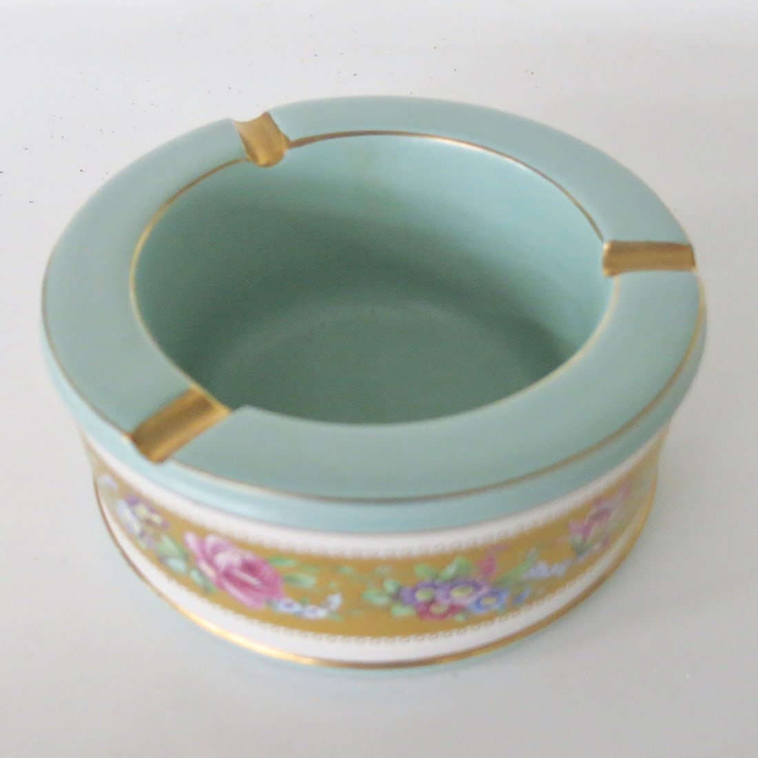 Vintage Hand Made Italian C. Florentine Porcelain Circular Ashtray (1 of 5)