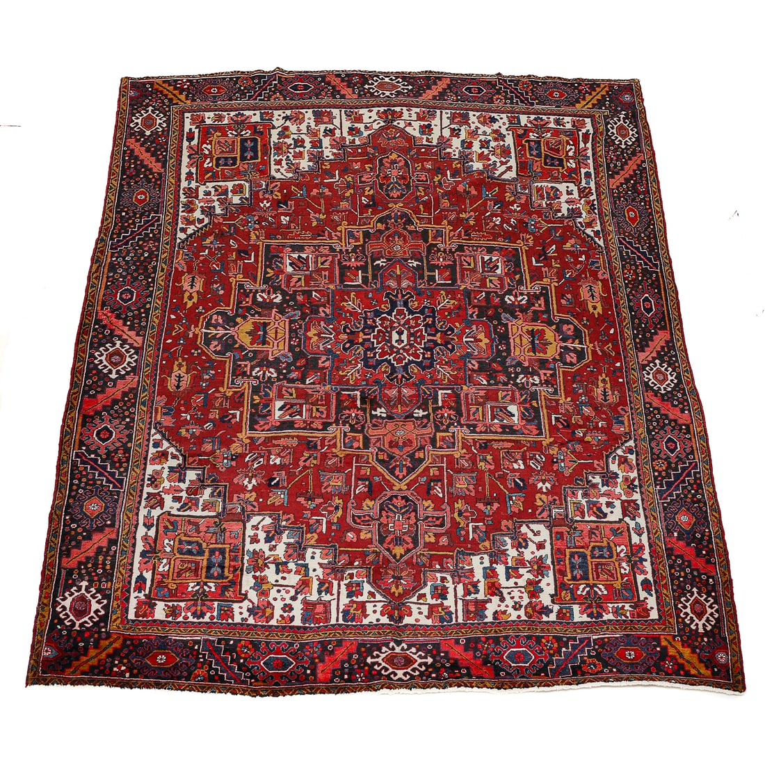 10'1" X 11'9" Heriz Rug: 10'1" X 11'9" Heriz Rug