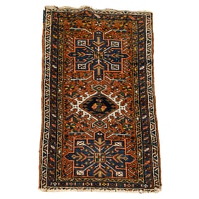 2'4" X 4' Rug