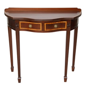 Vintage Davis Cabinet Company, Nashville, Tennessee Sheraton Style Mahogany Shaped Front Console