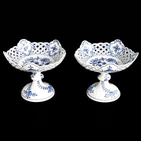 Meissen German Porcelain Blue Onion Pattern Compotes, Pair