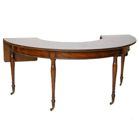 Kittinger, Buffalo Mahogany Hunt Table