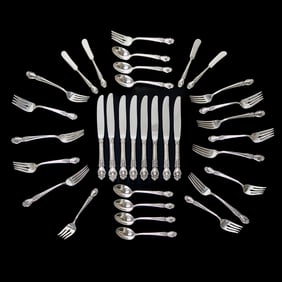 International Sterling Silver Brocade Pattern Service, Thirty-Four Total Pieces