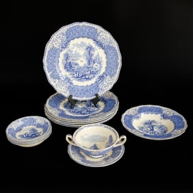 Group of Royal Doulton English China, Thirteen Total Pieces