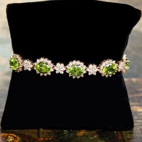 7.5 Inch 14K Yellow Gold Peridot and Diamond Bracelet