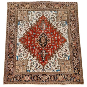 6'6" X 6'10" Heriz Rug