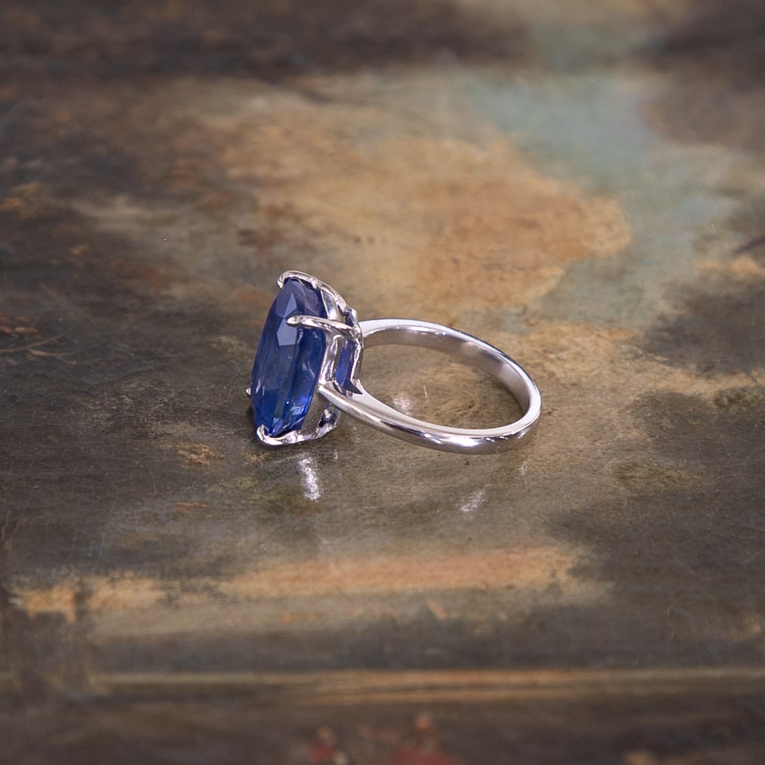 14K White Gold Natural Blue Sapphire Ring, Size 7.25 - 5