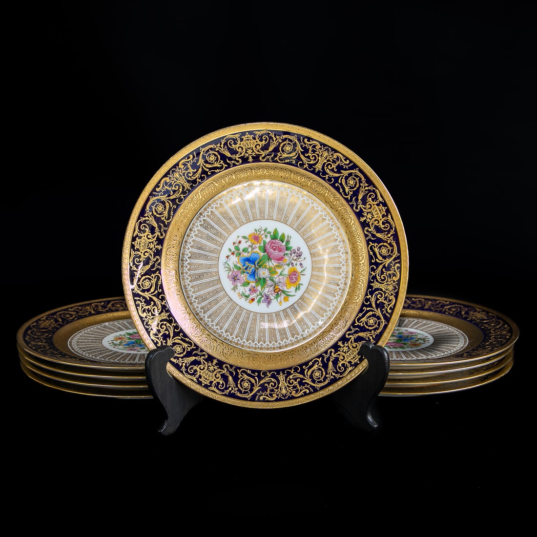 French C. Ahrenfeldt Limoges Porcelain Cobalt Blue and Gold Floral Dinner Plates, Nine Total,: French C. Ahrenfeldt Limoges Depose Porcelain Cobalt Blue and Gold Floral Dinner Plates, Nine Total, Made Expressly for Ovington's in New York and Chicago, Having Cobalt Blue and Gold Encrusted