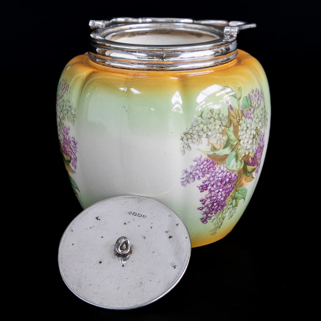 Two Porcelain Biscuit Jars - 4