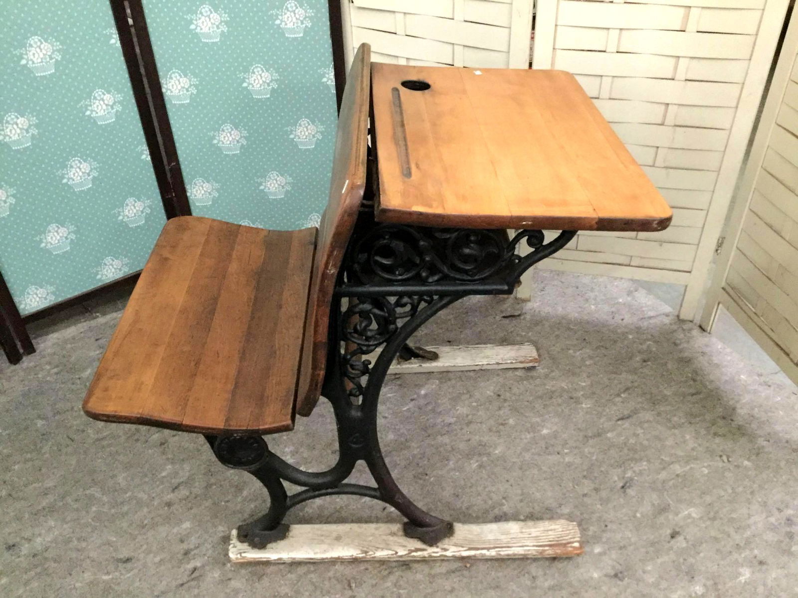 Antique Child S School Desk Mar 10 2014 Hall S Auction