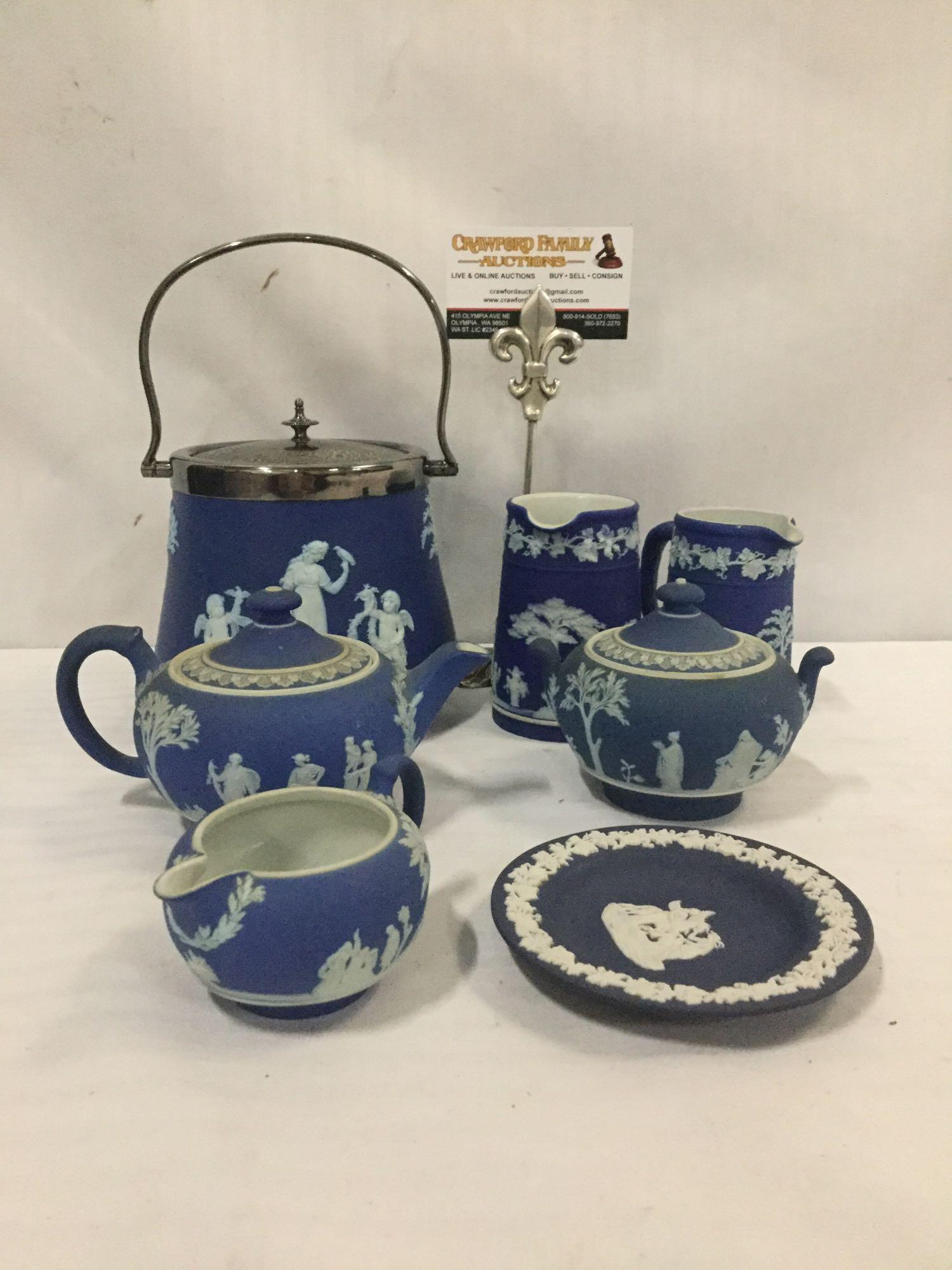 7 pieces of antique Wedgwood stoneware. Tea pot, cream, (1 of 10)