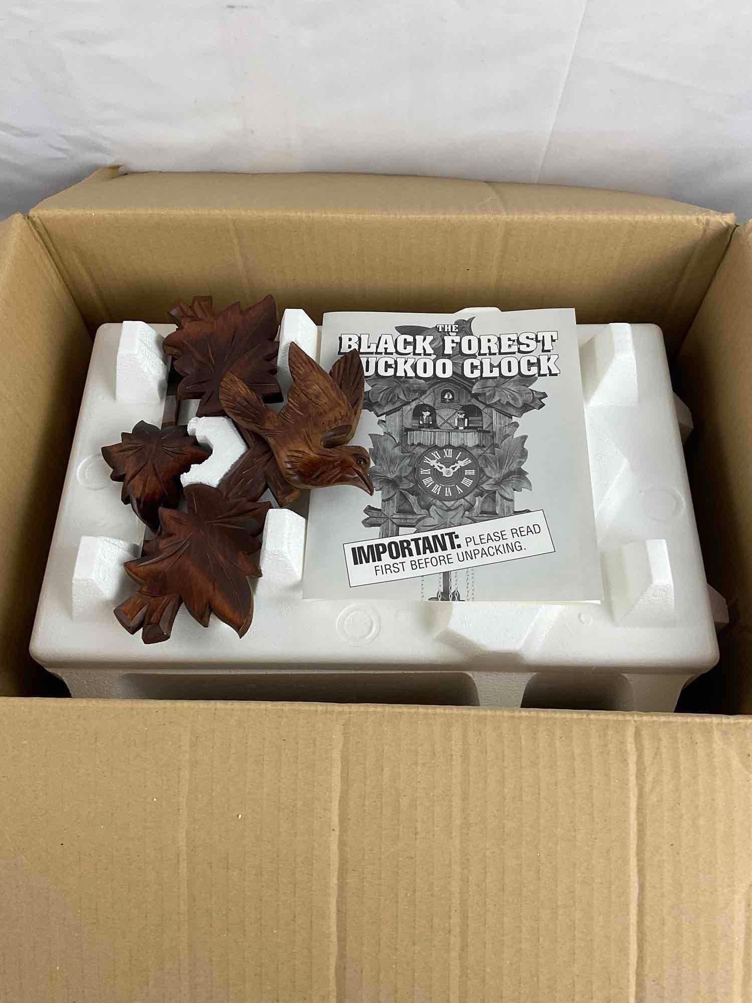 New in box Danbury Mint Black Forest wooden Cuckoo Clock - See pics (1 of 1)