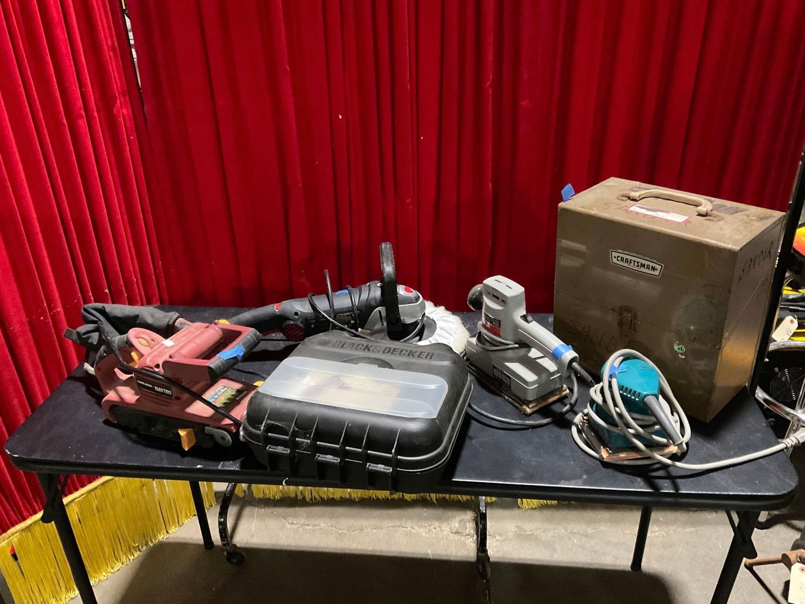 6 Handheld Sanders, Black & Decker, Craftsman, Makita, Chicago Electric (1 of 1)