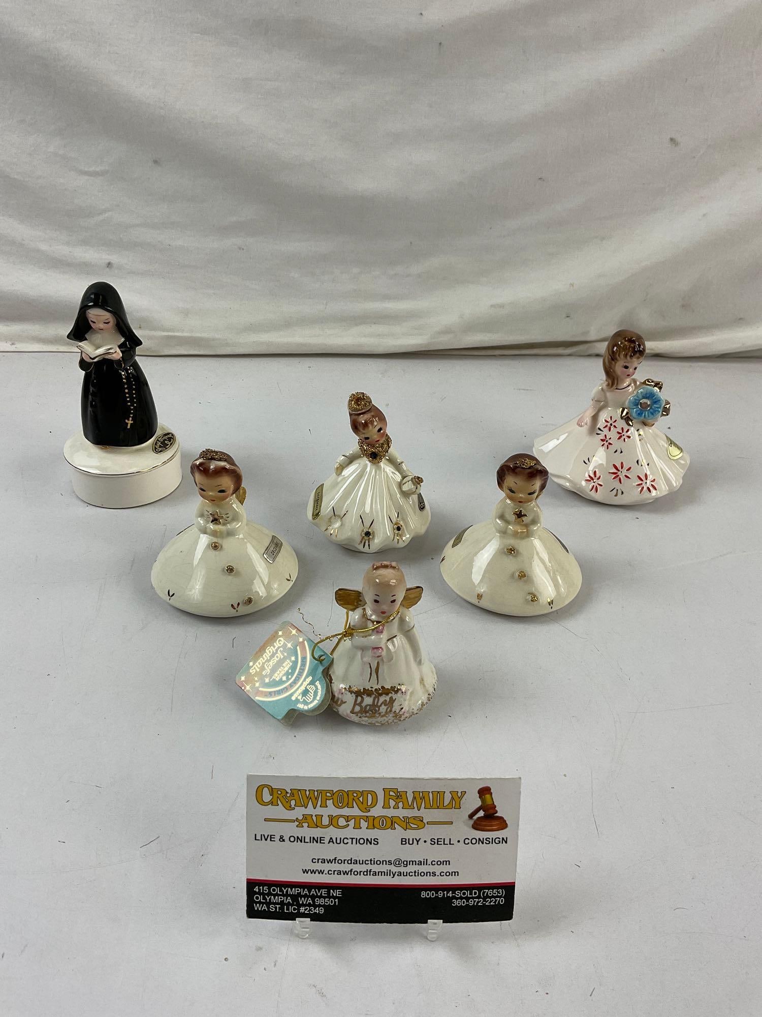 6 pcs Vintage Josef Originals Cream Lady Ceramic Figurine Assortment. 4x December Dress. See pics. (1 of 7)