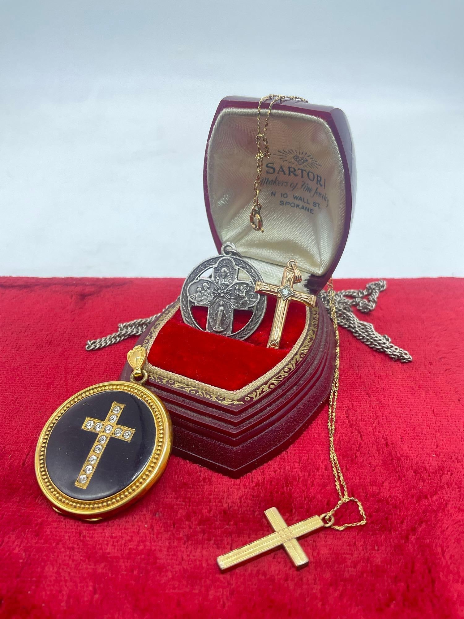 Vintage cross medallion's/pendants incl. sterling medallion and 14k gold & diamond cross (1 of 5)