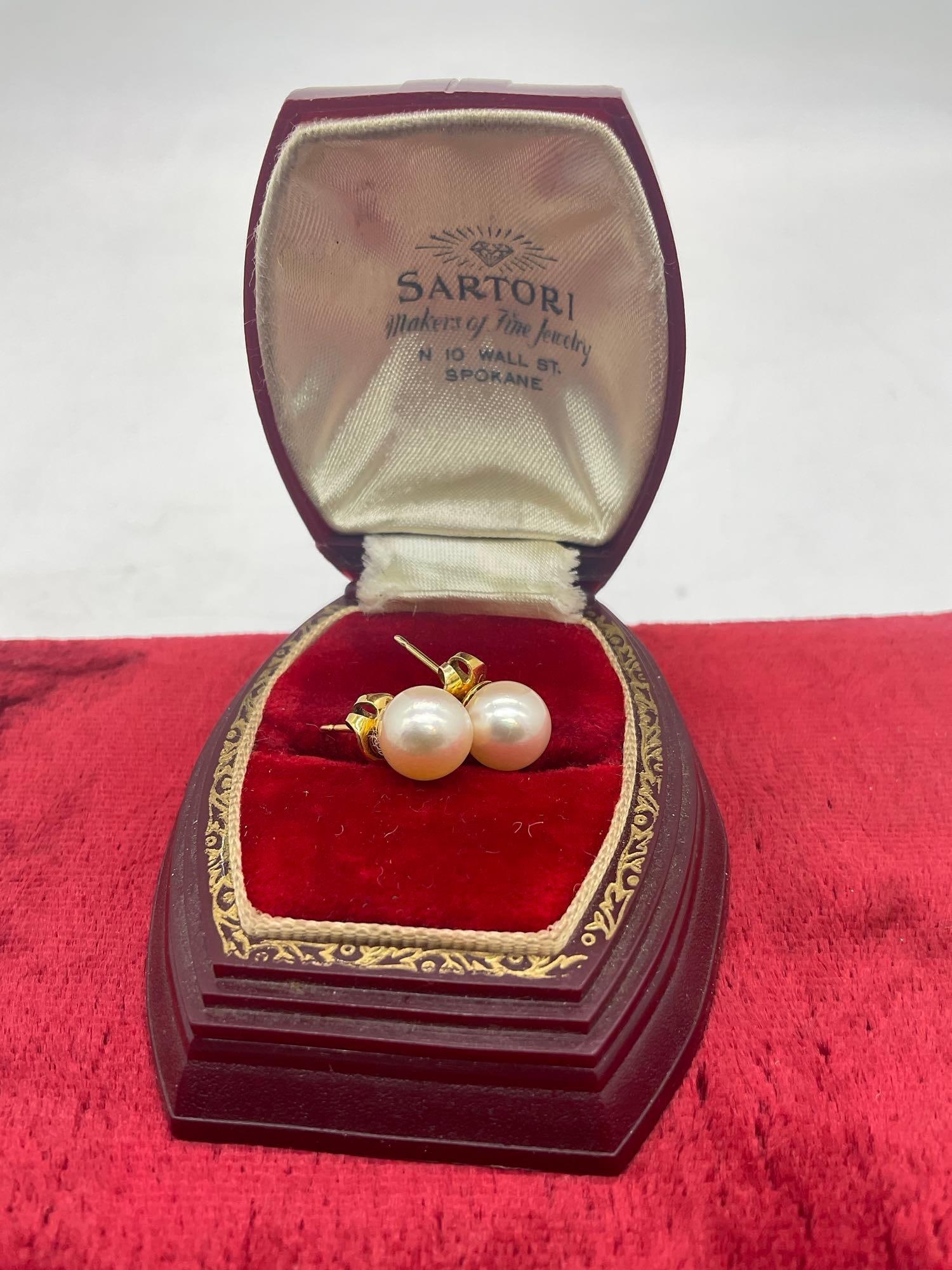 Large high quality pearl stud earrings set in 14k gold approx 8mm in size: JC-2616