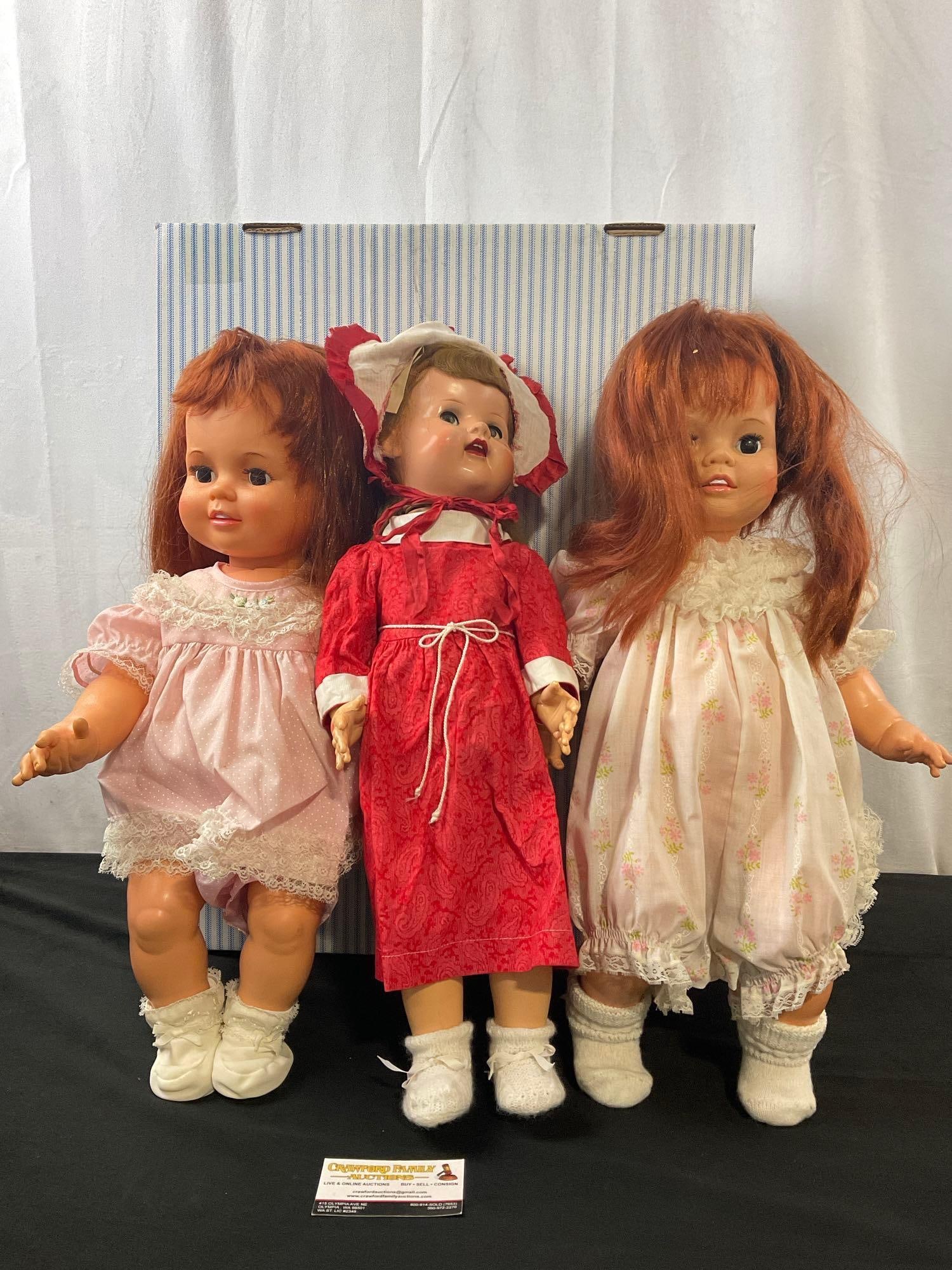 Trio of Vintage 1970s Dolls, 2x Ideal Toy Co Crissys, 1x Blonde doll: Appears to be in good shape. The taller piece measures about 22 inches tall. See pics. E-2617