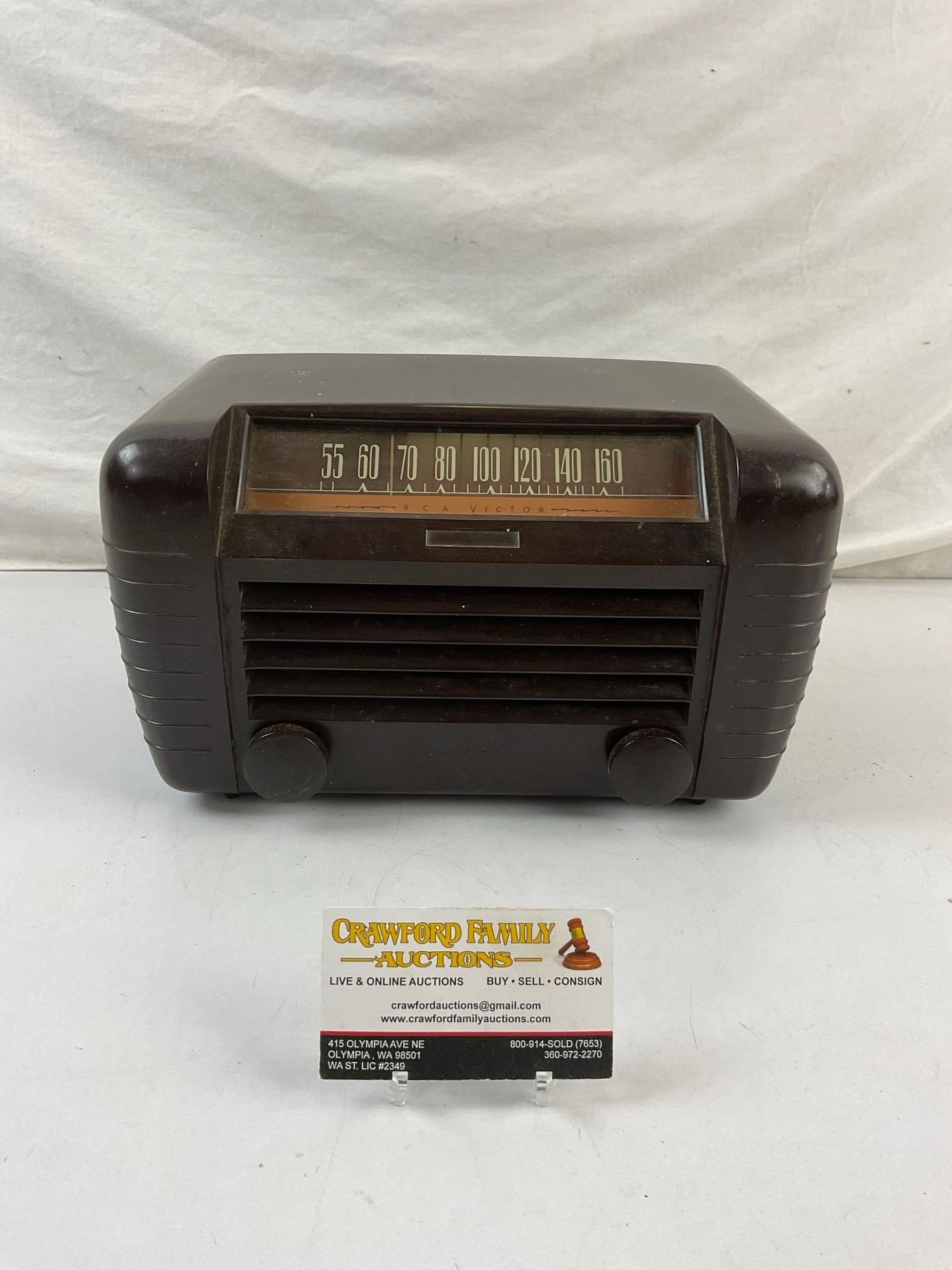 Vintage Composite RCA Victor Table Top Tube Electric Radio. Untested. See pics. (1 of 6)
